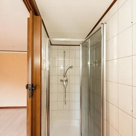 Appealing In Malm Dy With Indoor Pool 펜션 말메디